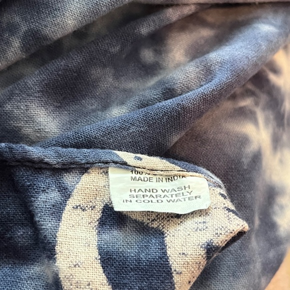 Full Length Navy/White Festival Peace Sign Tie-Dye Tapestry - Picture 3 of 3